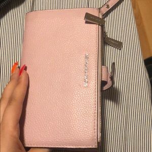 Michael kors sweet pink wallet